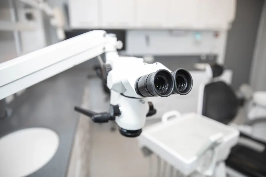 tratament endodontic Galati - endodontie Galati si braila la microscop